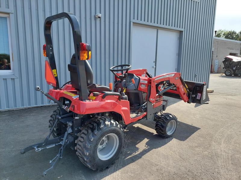 Tractors  Massey Ferguson GC1723EL Tractor with Loader Photo